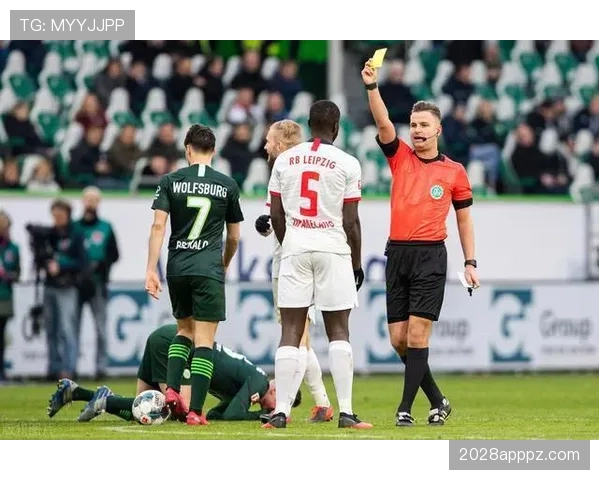 任意球距离规则及裁判在判罚时的关键判定标准解析