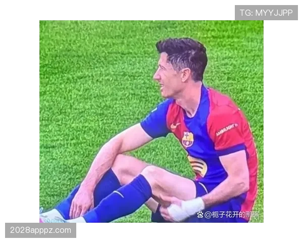 莱万多夫斯基如何通过无球跑动与空间利用撕裂防线